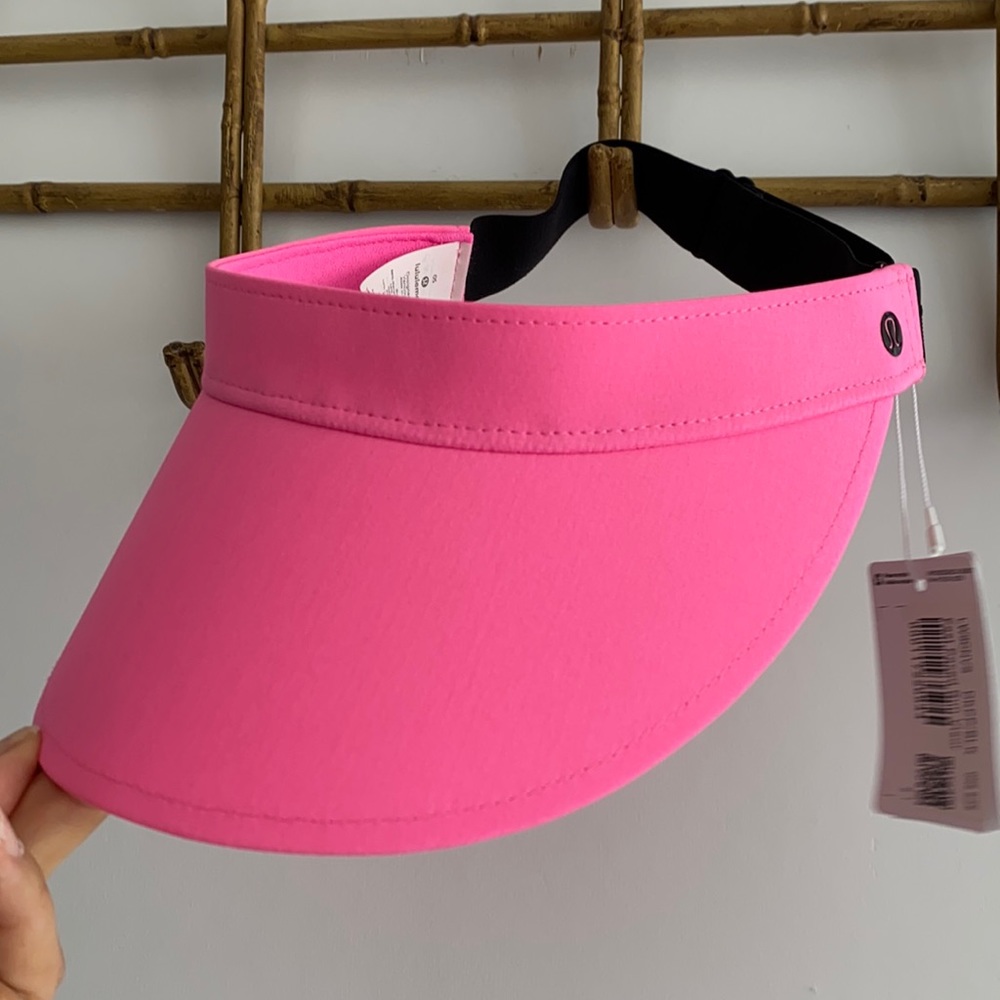 Lululemon “Fast Paced Run” visor